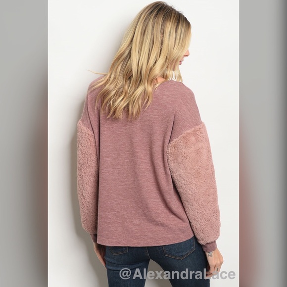 LAST 1 💕Faux Fur Pullover Sweater💕 - Picture 2 of 4